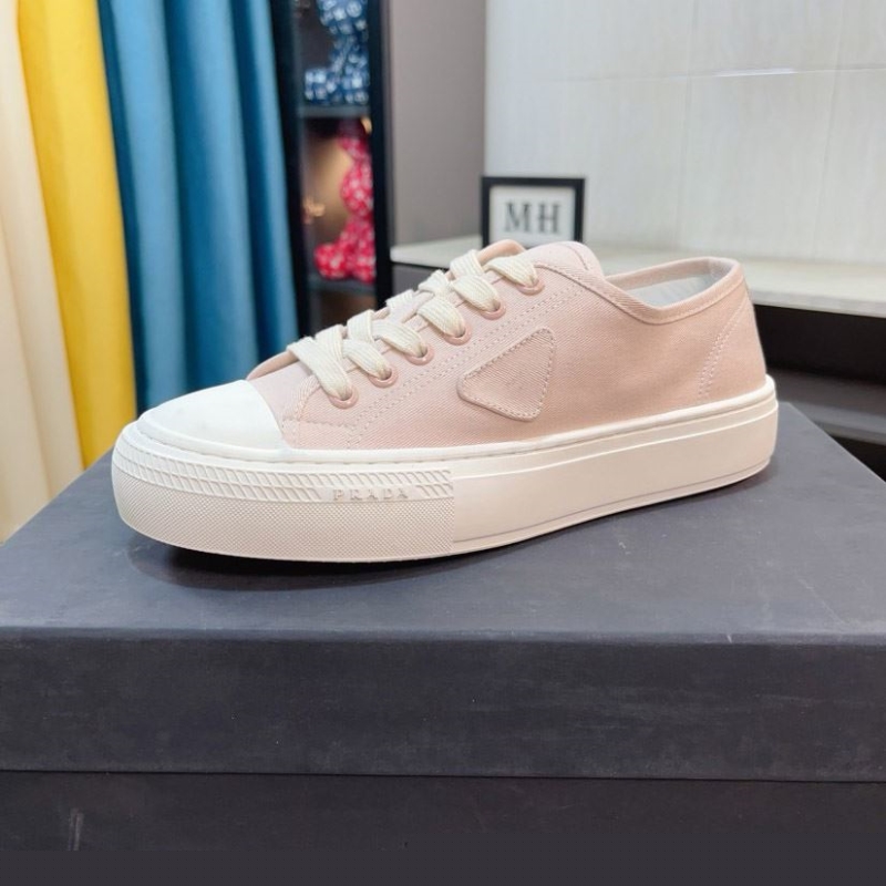 Pra*a casual shoes
